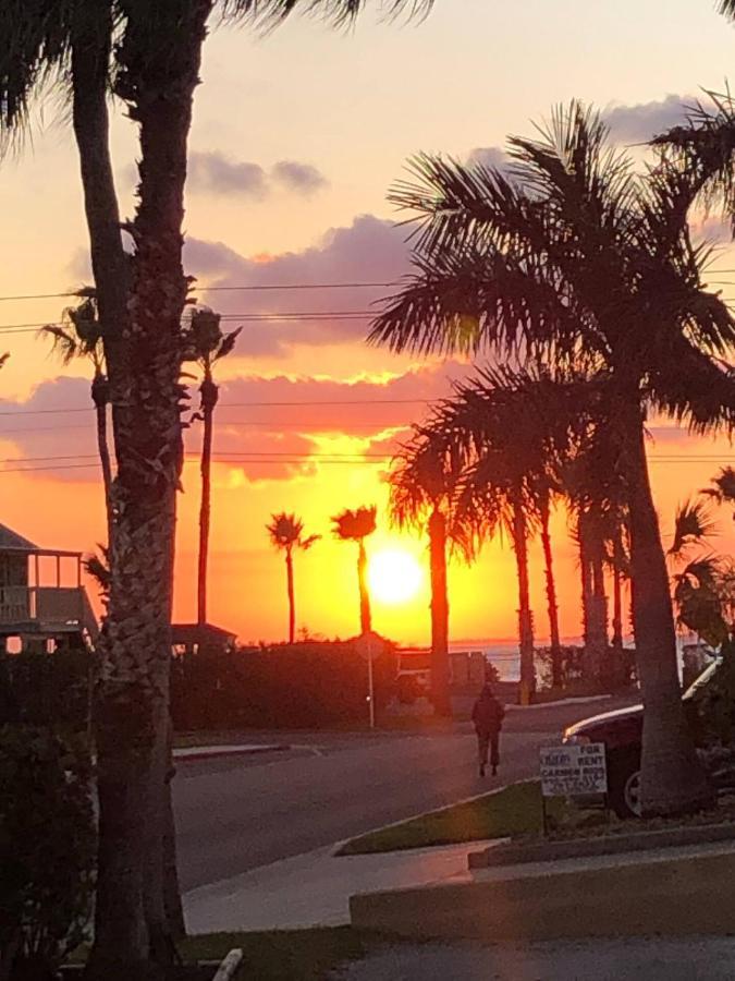 Cozy & Spacious Condo 10Min Walk To Beach South Padre Island Exterior photo